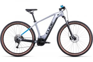 Bicicleta Cube Reaction Hybrid Performance 500 2022
