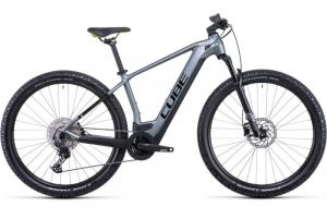 Bicicleta Cube Reaction Hybrid Pro 625 2022